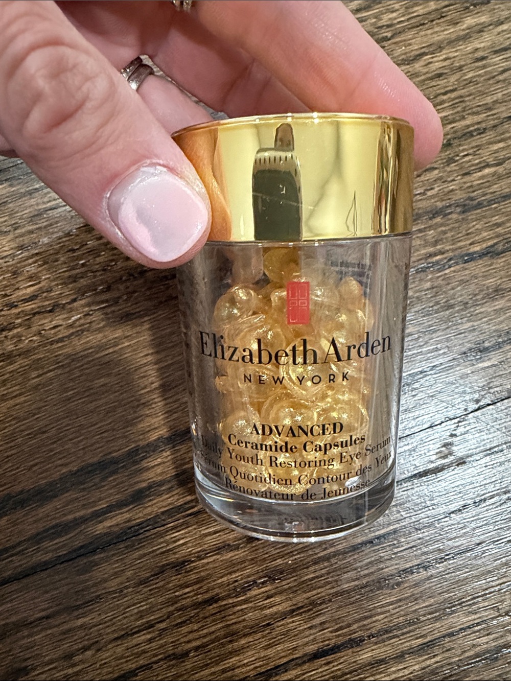 Elizabeth Arden Ceramide Capsules- restoring eye serum